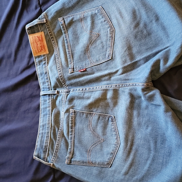 classic Levi's - Picture 3 of 6